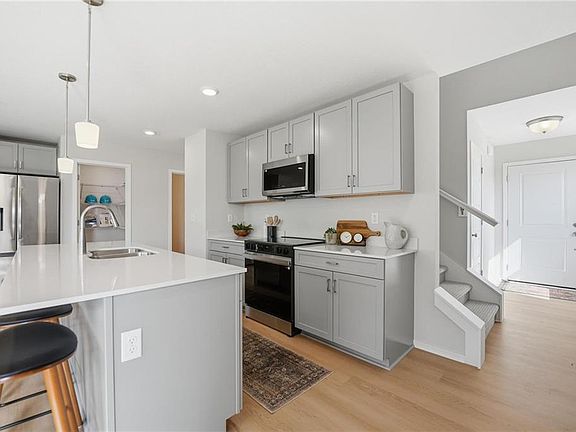 4th image of 1423 S 4th St E