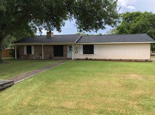 708 Pin Oak St, Edna, TX 77957