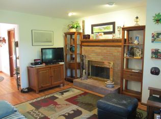 2 Hilltop Ct, Rexford, NY 12148