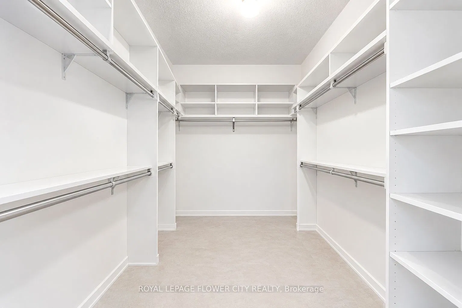 3 bed, $2,999 — Photo 4