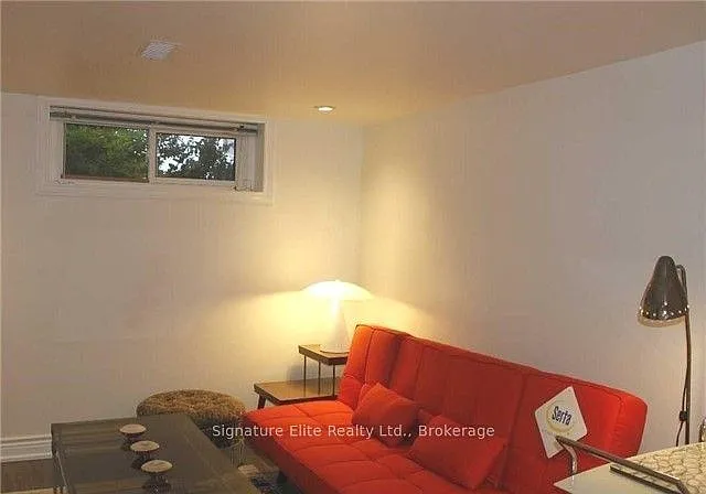 230 Clonmore Dr #LOWER — Photo 3