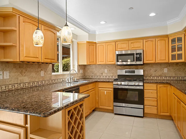 345 W Loraine St #3 — Photo 13