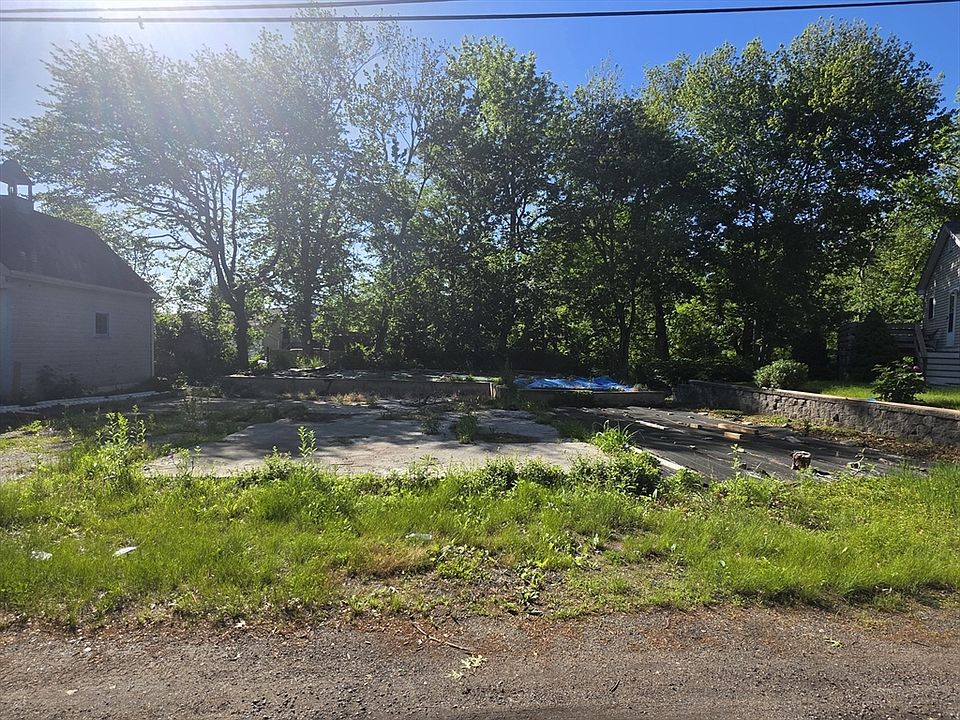 1st image of 7 Hanson Ct