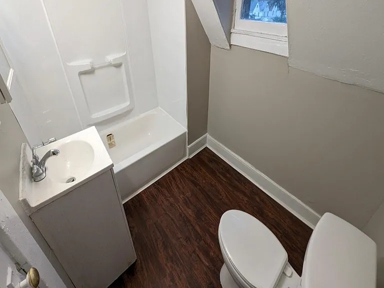 3404 Archwood Ave #3 — Photo 6