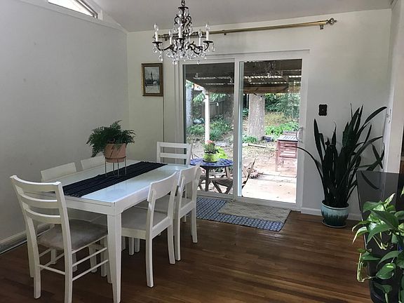 3rd image of 5207 Pommeroy Dr