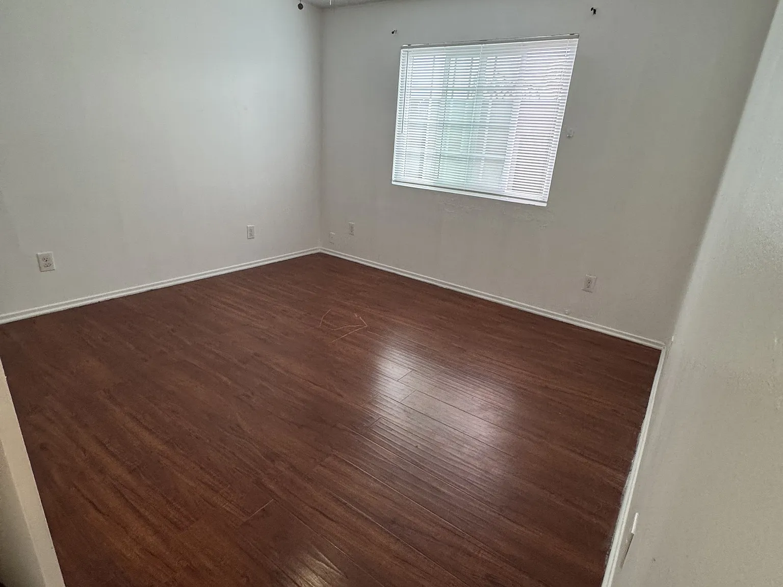 2 bed, 865 sqft, $2,600 — Photo 2