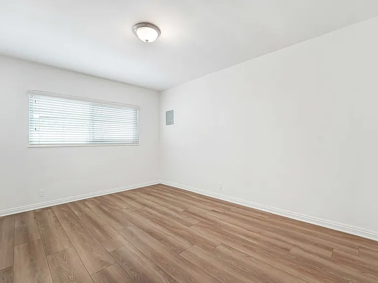 1234 10th St in Santa Monica - steps to Wilshire Blvd! — Photo 11