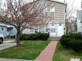 60 Edgewood Rd, Port Washington, NY 11050