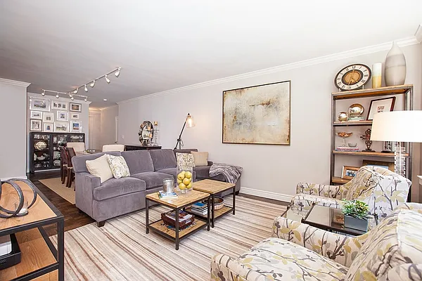 Sold by Julie Friedman Realty | media 17