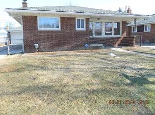 24720 Wood St, Saint Clair Shores, MI 48080
