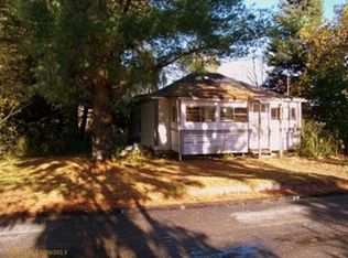 65 Monroe St, Calais, ME 04619