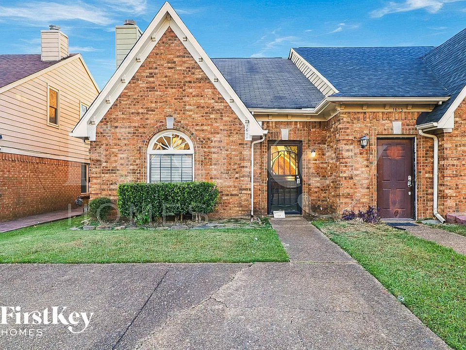 1611 Smokehouse Dr