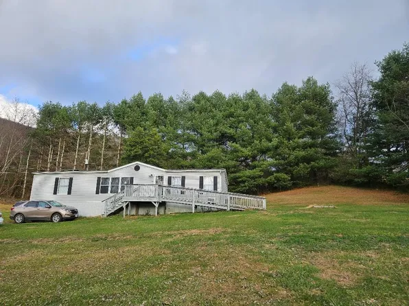1222 Austin Ln, Chilhowie, VA 24319