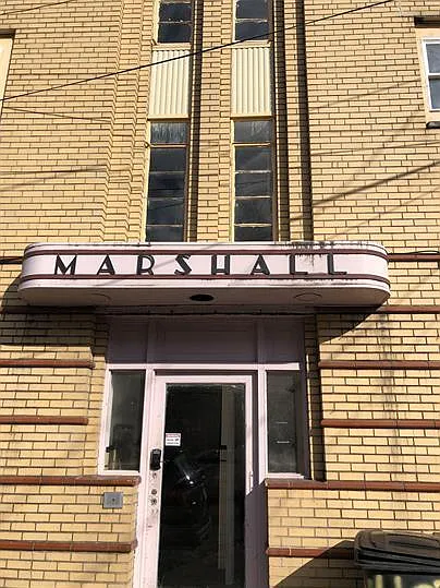 1402 Lee Street — Photo 2