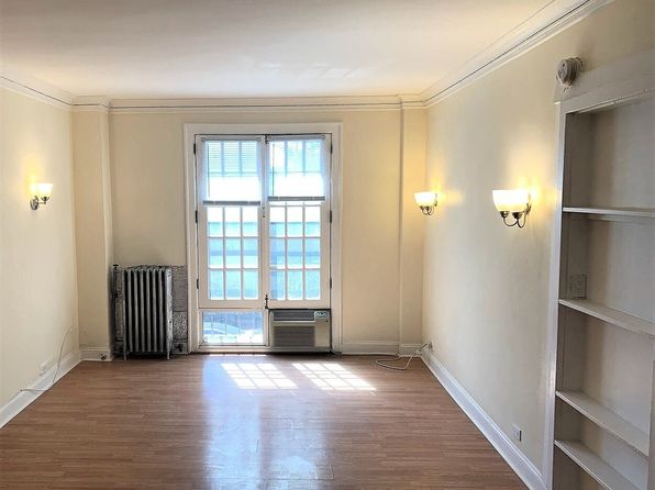 825 Main St APT 205