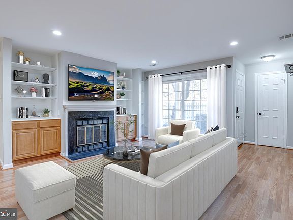 3rd image of 10191 Ashbrooke Ct #102