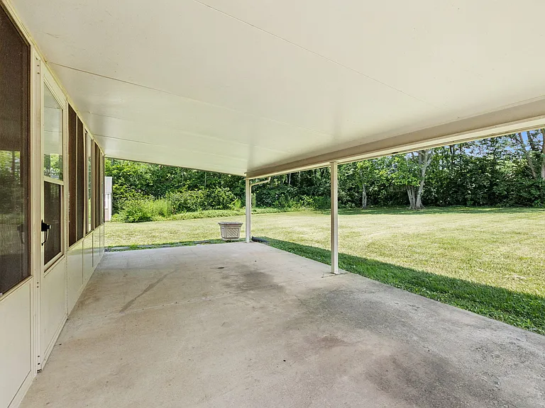 314 Derby Ln — Photo 27