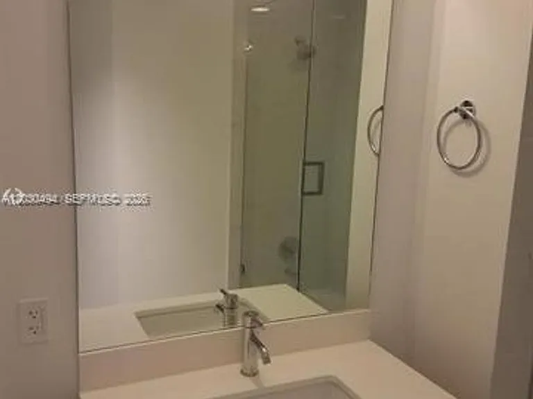 16385 Biscayne Blvd #621 — Photo 10