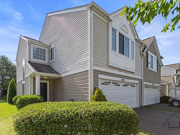 1691 Spaulding Rd, Bartlett, IL 60103