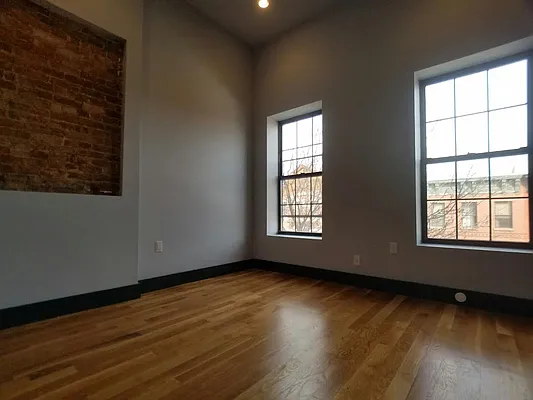 Rented by Evergreen Apartments BK | media 28