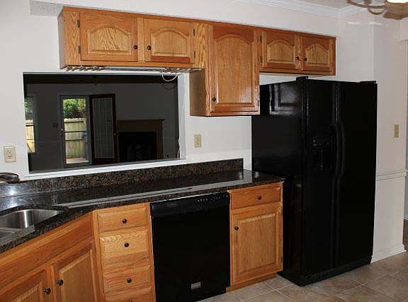 5th image of 107 Chinaberry Way