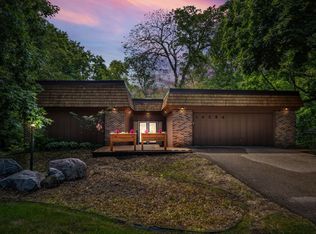 10224 Wildwood Rd, Bloomington, MN 55437