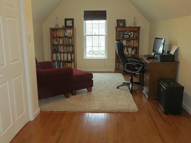 9 Delwood Dr — Photo 34
