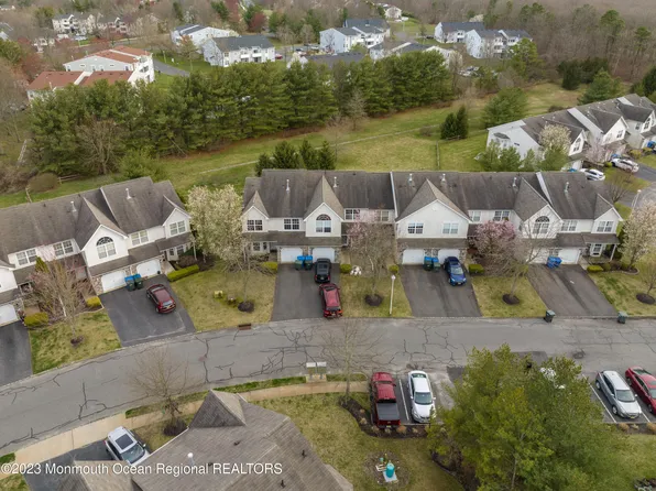 86 San Anita Drive, Tinton Falls, NJ 07753