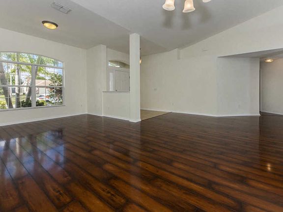 5th image of 1537 SW Merchant Ln