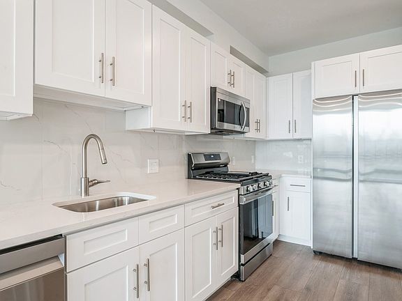 5th image of 32 Jones St #202