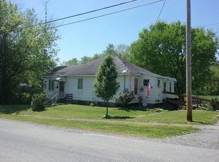 201 W 8th St, West Frankfort, IL 62896