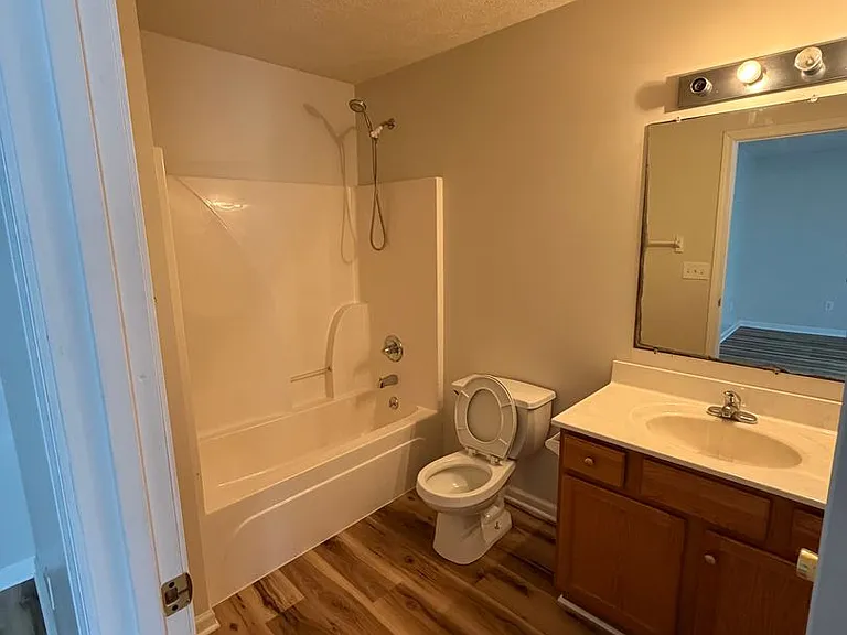 801 N Garfield St — Photo 8