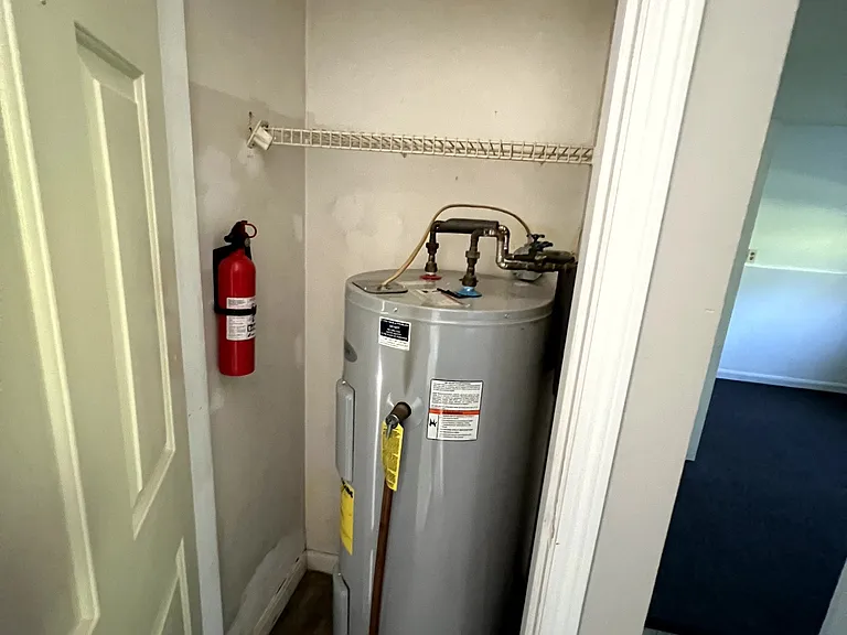 51 Glenwood Dr #1 — Photo 5