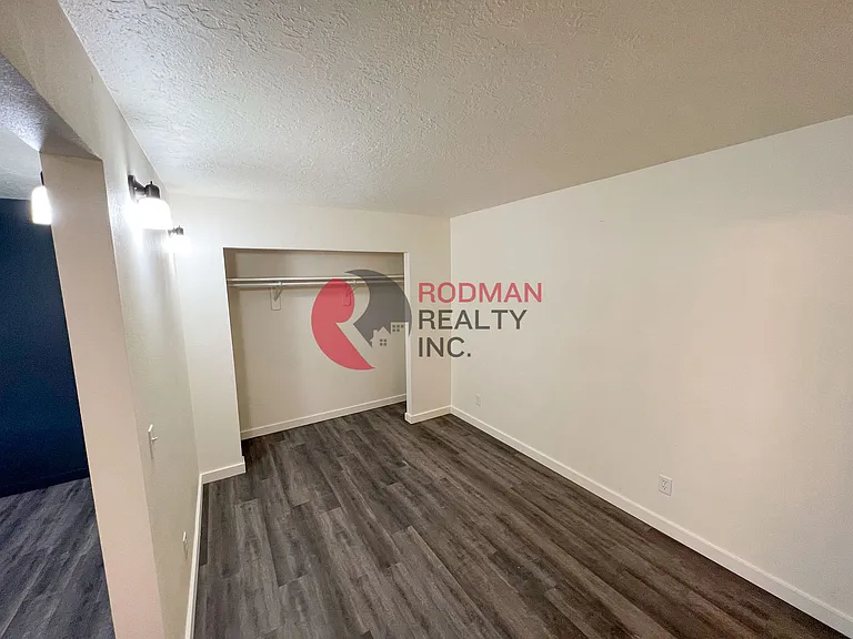 Studio East Apartments — Photo 8