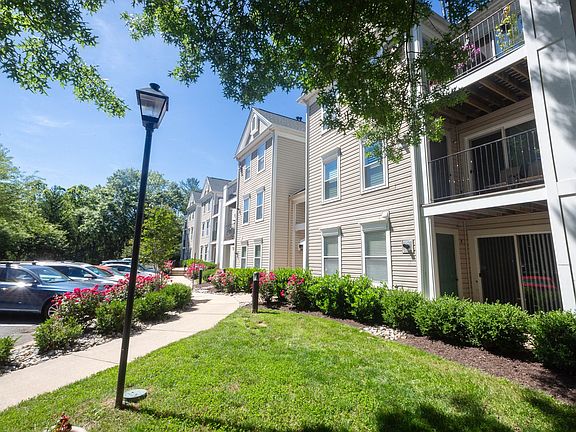 3rd image of 15313 Diamond Cove Ter APT 2
