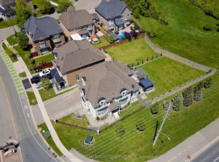 1 Royal West Dr, Brampton, ON L6X 2X3