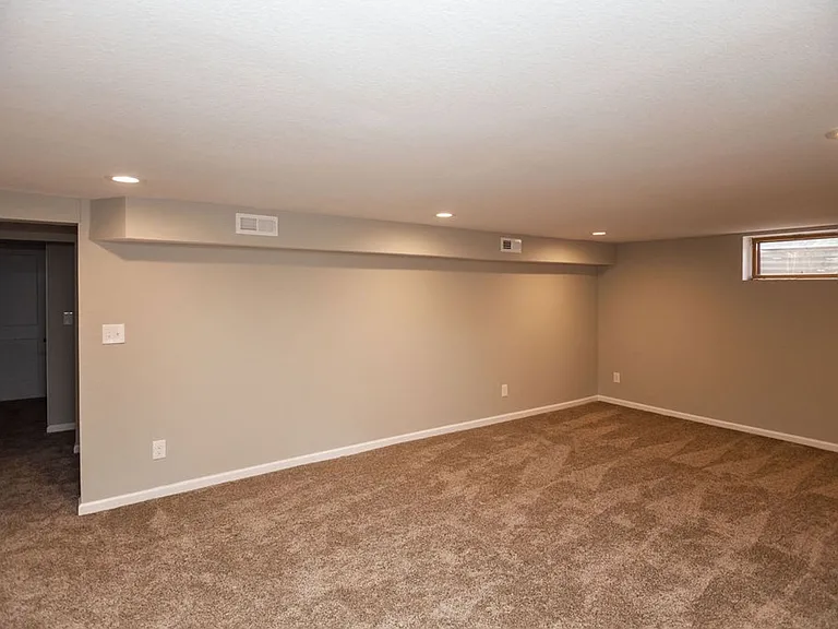 822 Walnut St — Photo 23
