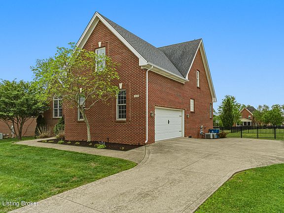 3rd image of 505 Hemingway Ct