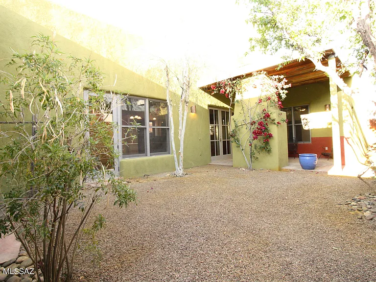 841 S Meyer Ave — Photo 17