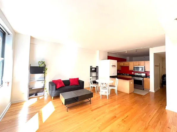5 N Wabash Ave APT 1303, Chicago, IL 60602
