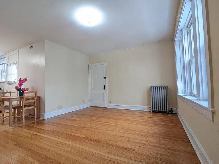 3637 W Cullom Ave #3 — Photo 3