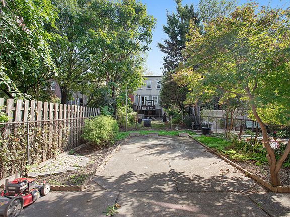 2nd image of 276 Pacific Ave