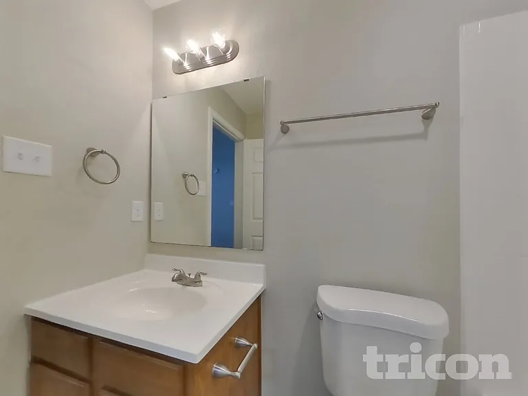 10893 Glenayr Dr — Photo 8