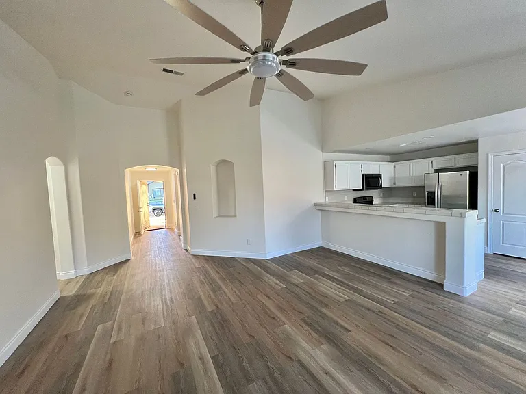 11815 Mantova Ave — Photo 5