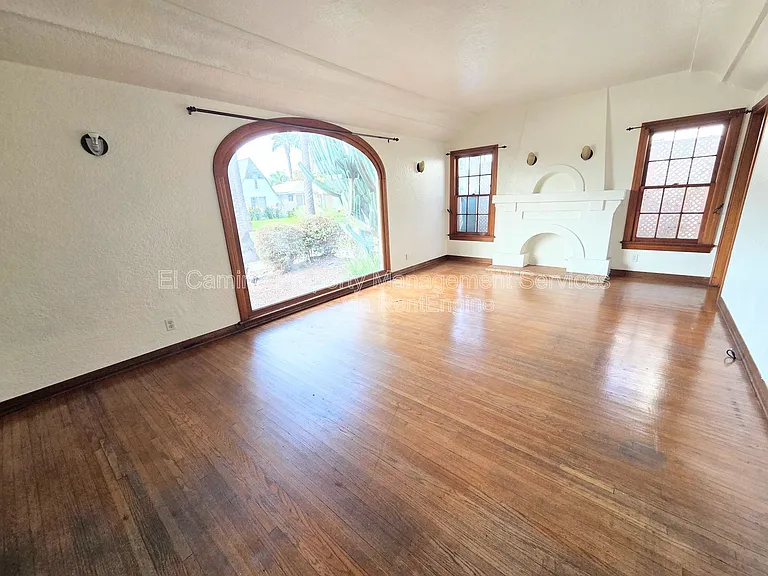 2068 San Francisco Ave — Photo 10