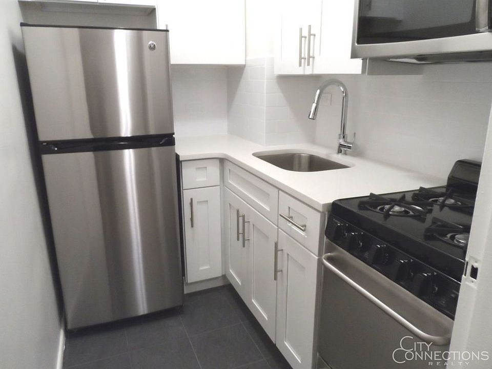 2nd image of 320 W 56th St APT 3C
