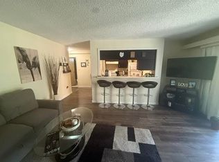 9867 Manchester Dr #310, Burnaby, BC V3N4P6