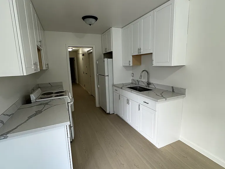 2770 Pine St #105 — Photo 2