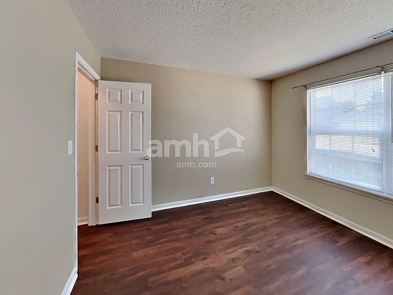 9734 Thomas Ln — Photo 14