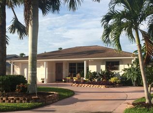124 E Hilo St, Naples, FL 34113